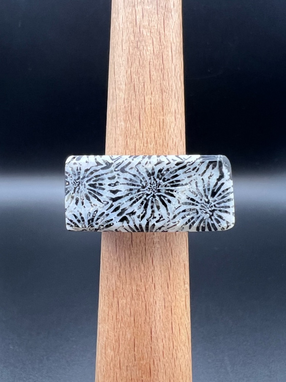 Sterling Silver & Resin Starburst Ring - Picture 4 of 7